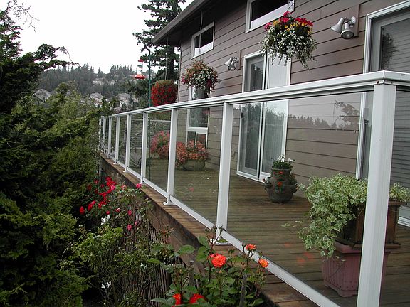 Side deck in spring