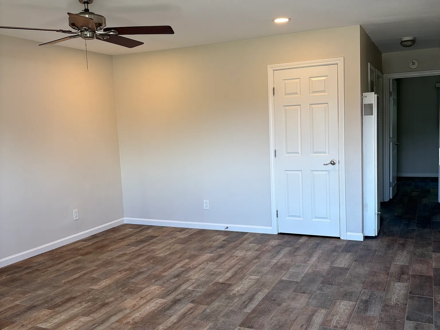 2 bed, 900 sqft, $2,600 — Photo 3