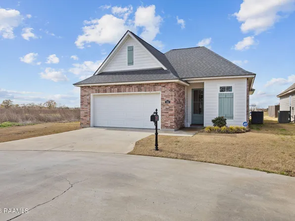 201 Adry Ln, Youngsville, LA 70592