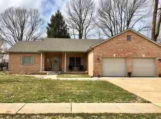 69 Navajo Dr, Springfield, IL 62711