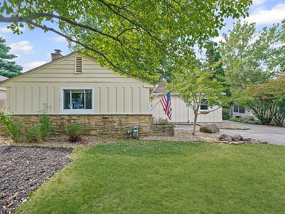 3rd image of 1607 Chevy Chase Dr