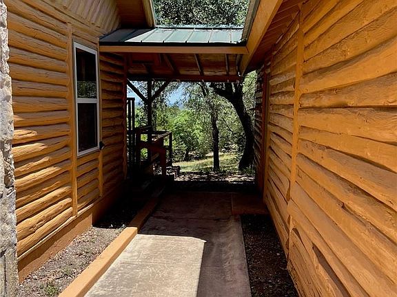 5th image of 1215 Agarita Dr