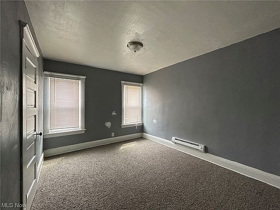 4th image of 1228 E 89th St