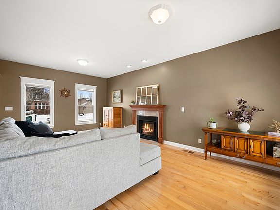 4th image of 1126 Arneita St