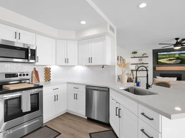 1924 E ROCKWOOD Drive, Phoenix, AZ 85024