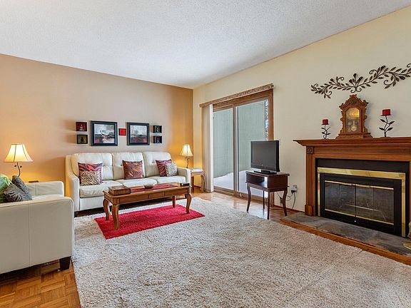 2nd image of 108 Canabury Ct