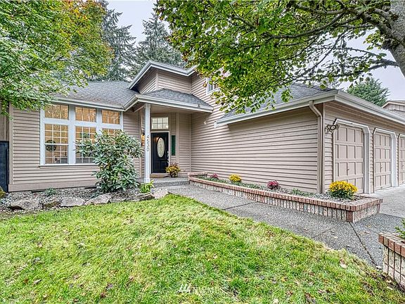 4th image of 4530 82nd Avenue Ct W