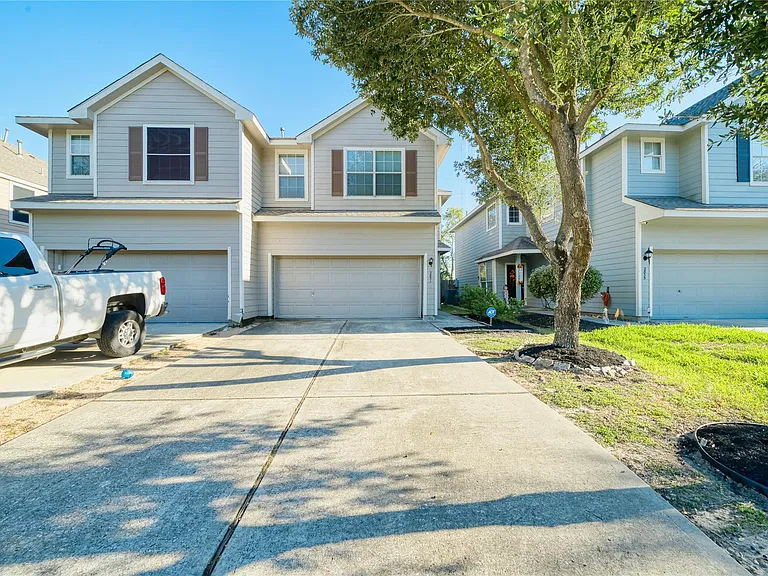 2831 Hackamore Hollow Ln — Photo 3