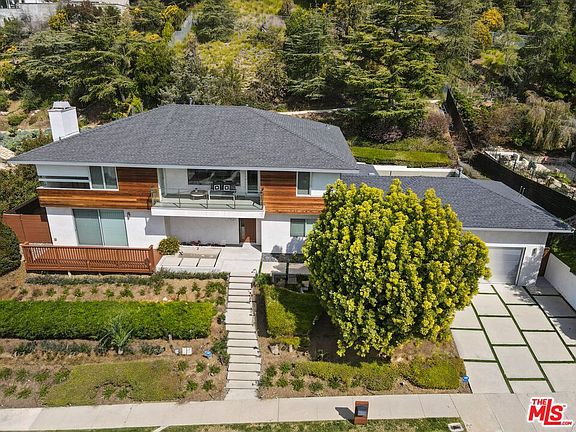 3rd image of 7927 Oceanus Dr