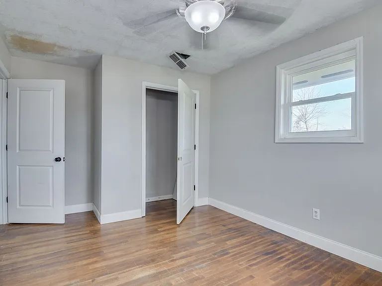 208 Maywood Dr — Photo 20