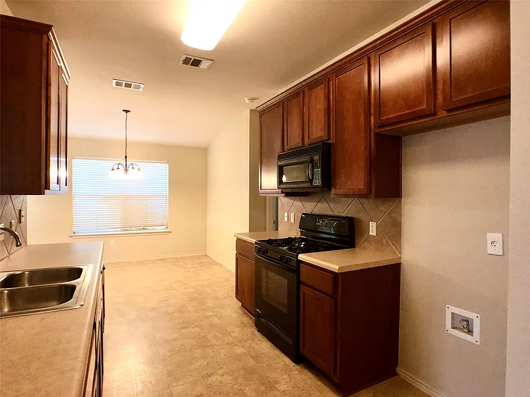 2141 Pearson Way — Photo 8