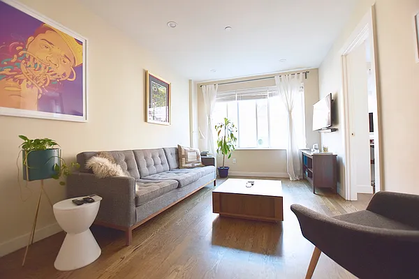 Rented by REAL New York | media 7