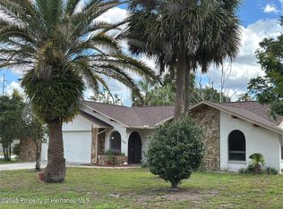 4051 S Oakhurst Dr, Homosassa, FL 34446