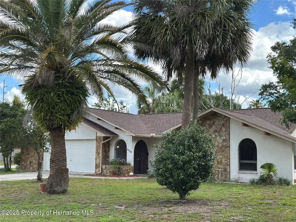 4051 S Oakhurst Dr, Homosassa, FL 34446