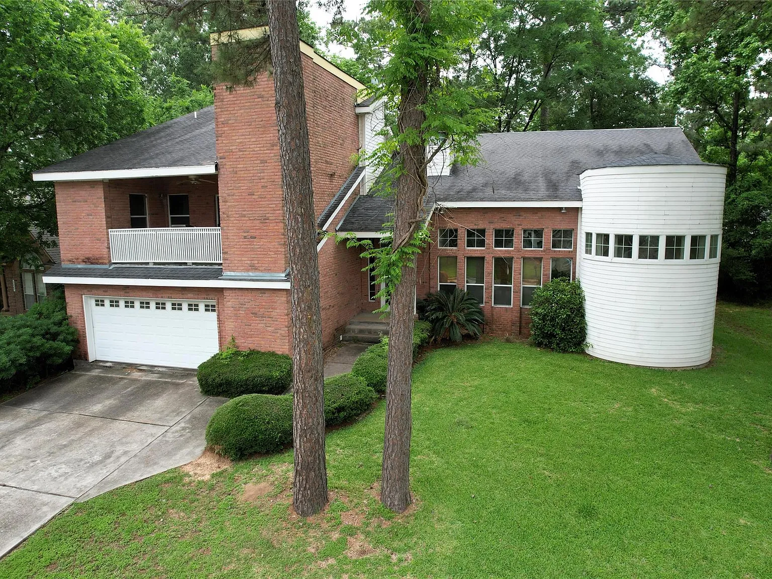 5 bed, 5.0 bath, 4425 sqft, $3,250 — Photo 2