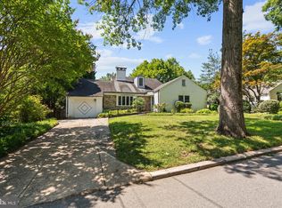 4702 Essex Ave, Chevy Chase, MD 20815