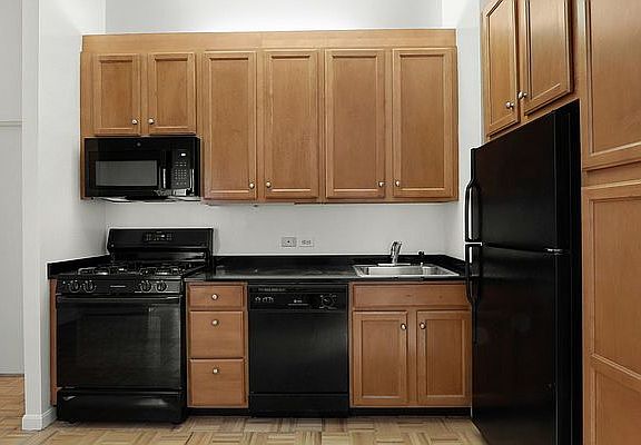 5th image of 85 John St APT 7L