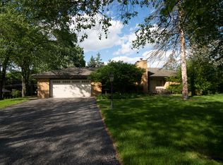 8240 W Kimber Ln, Palos Park, IL 60464