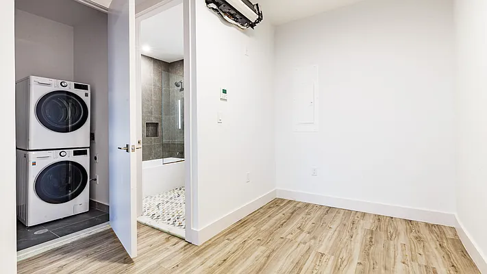 Rented by Nooklyn NYC LLC | media 9