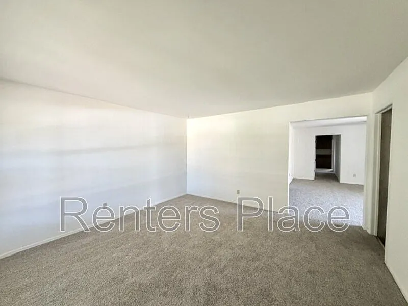 3 bed, 2.0 bath, 1380 sqft, $1,425 — Photo 3