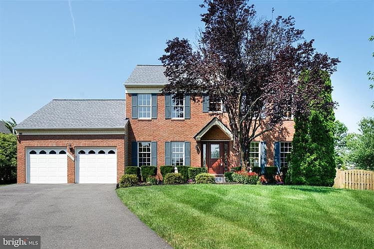 1st image of 43605 Winthrop Ct