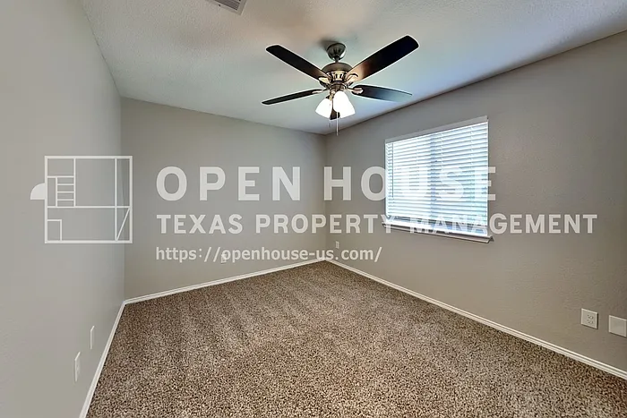 1056 Silver Spur Ln — Photo 13
