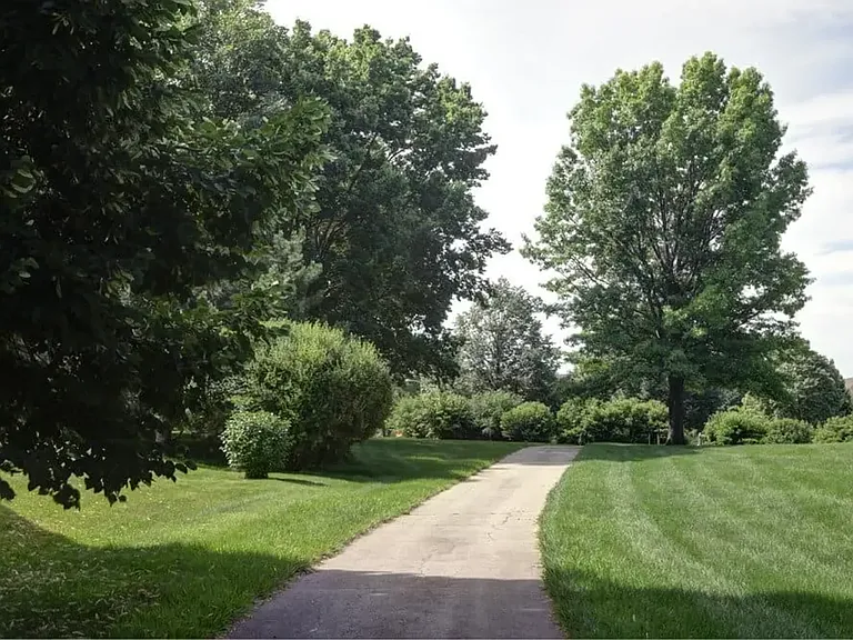 1st Month free with 13 month lease! Call the office for more details. — Photo 3