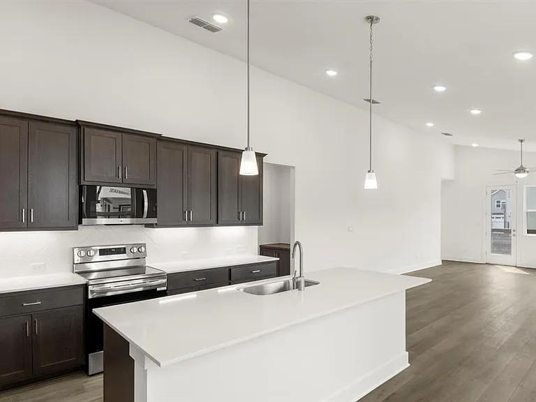 1012 Yaupon Holly Dr — Photo 15