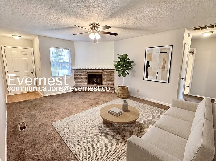 3 bed, 1.0 bath, 1146 sqft, $1,445 — Photo 2