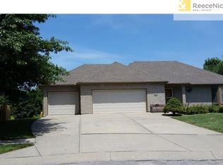 3924 NE 60th St, Gladstone, MO 64119