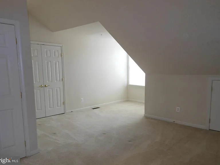 104 Oak Knoll Ter — Photo 11