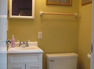 8223 N Gray Log Ln, Fox Pt, WI 53217