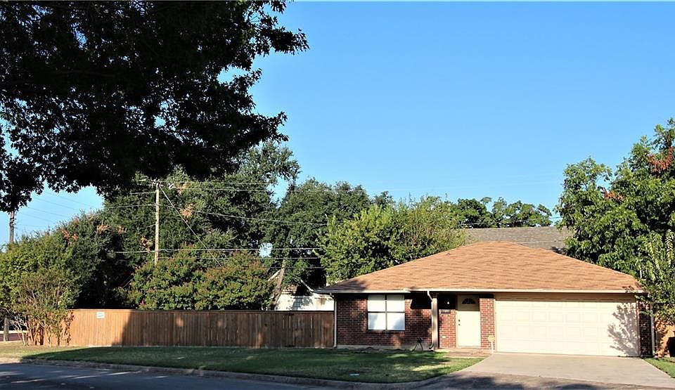 1st image of 1518 Clover Ln