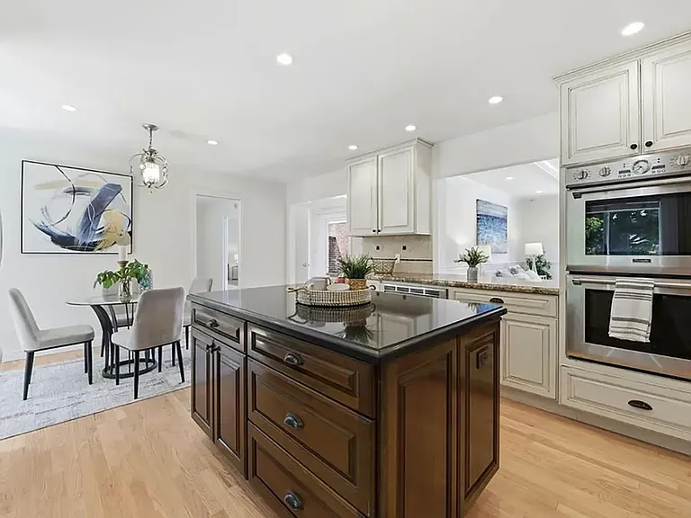 2140 Carmelita Ave — Photo 13