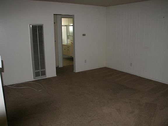 3rd image of 4620 4th St APT 3