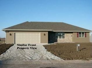 2214 Mary Ln, Neenah, WI 54956