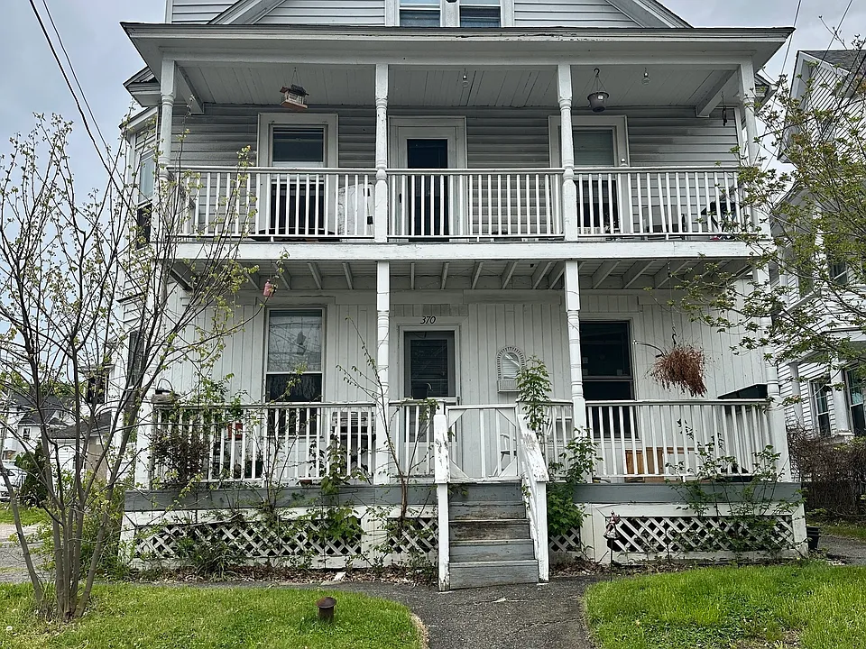 370 High St #3