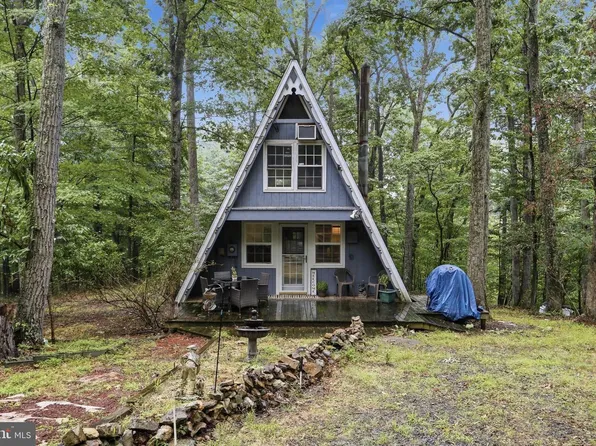 133 Pepper Ln, Great Cacapon, WV 25422