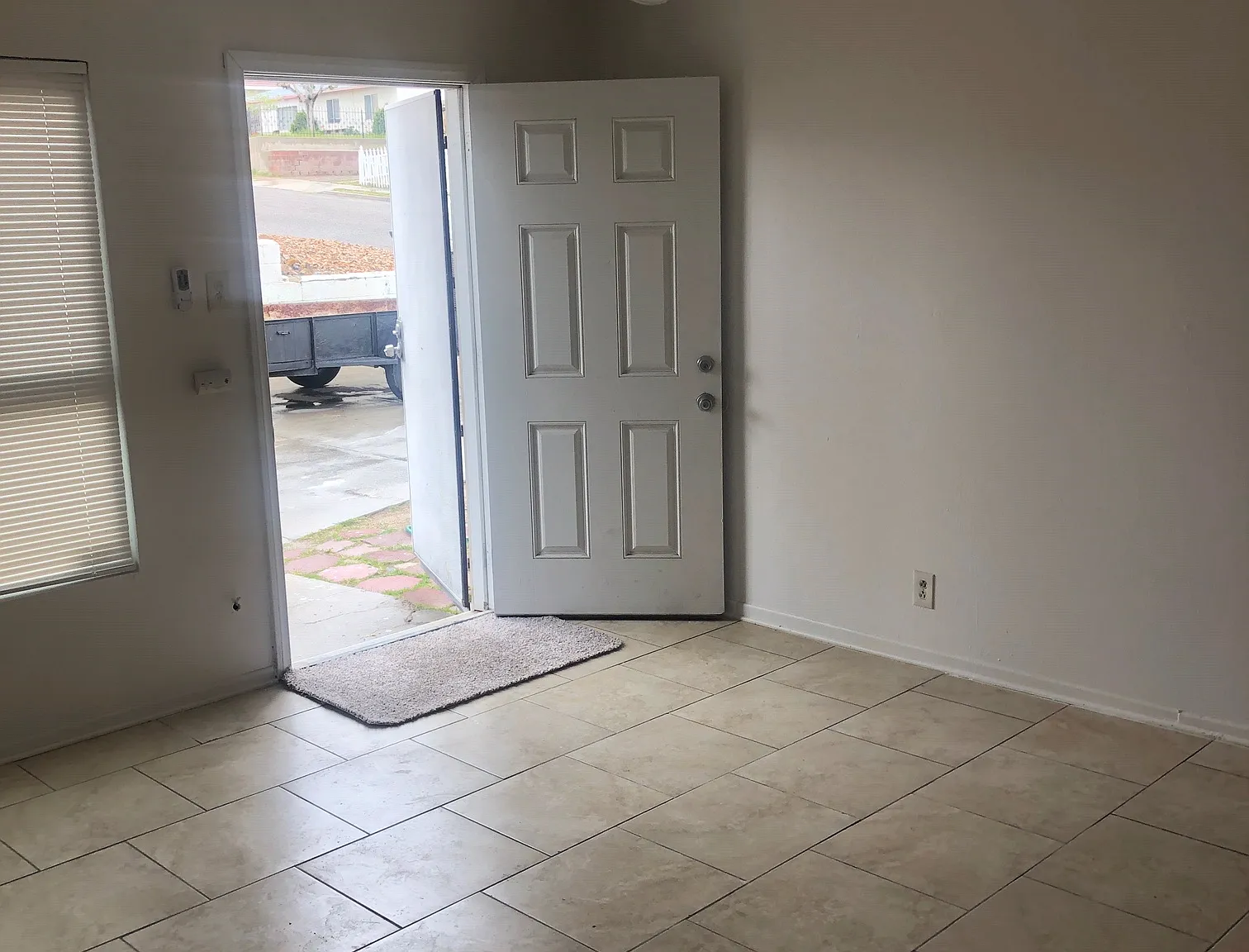 2 bed, 900 sqft, $1,595 — Photo 4