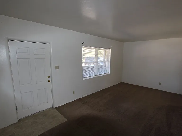 324 N San Francisco St — Photo 4