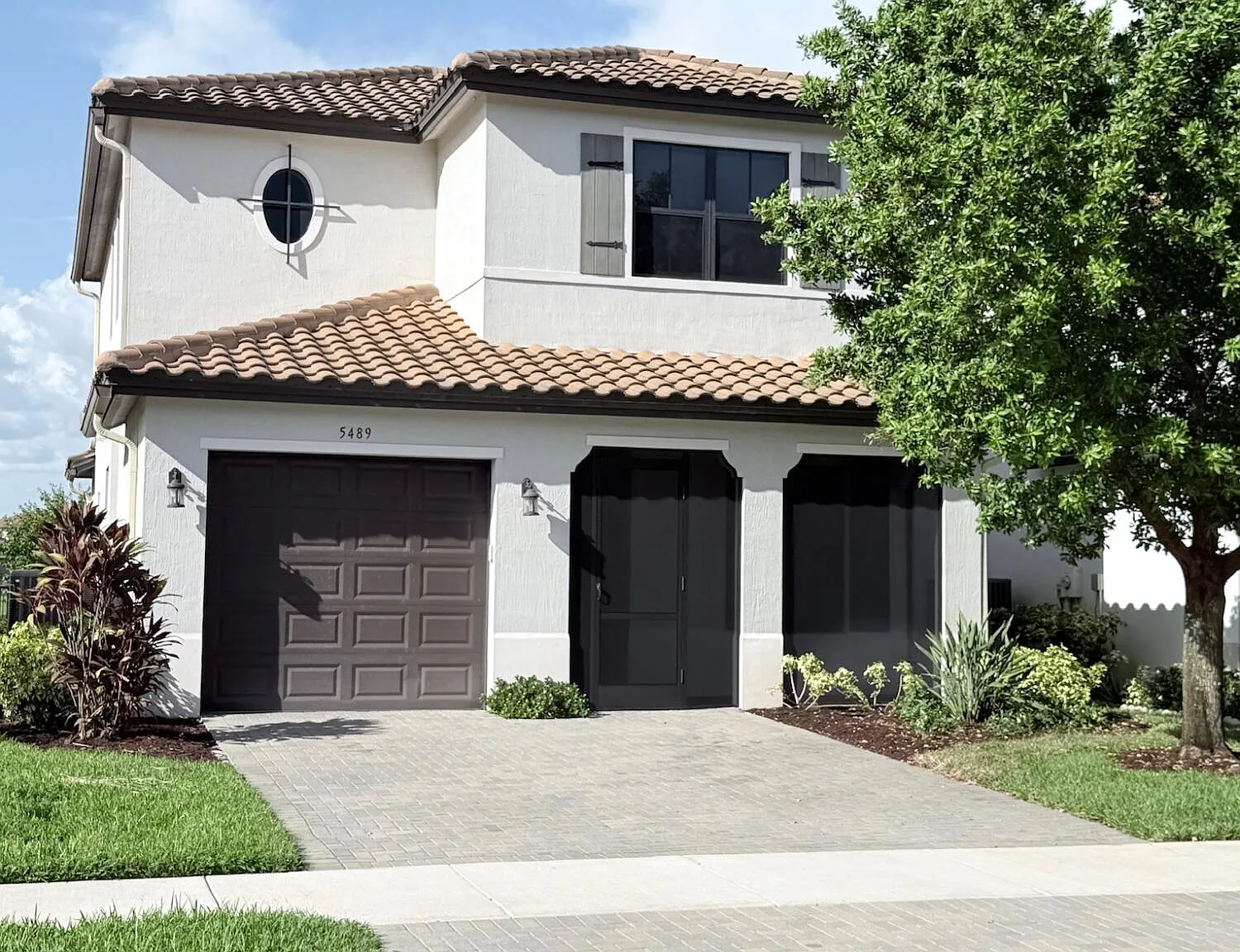 4 bed, 3.5 bath, 2087 sqft, $3,000 — Photo 1
