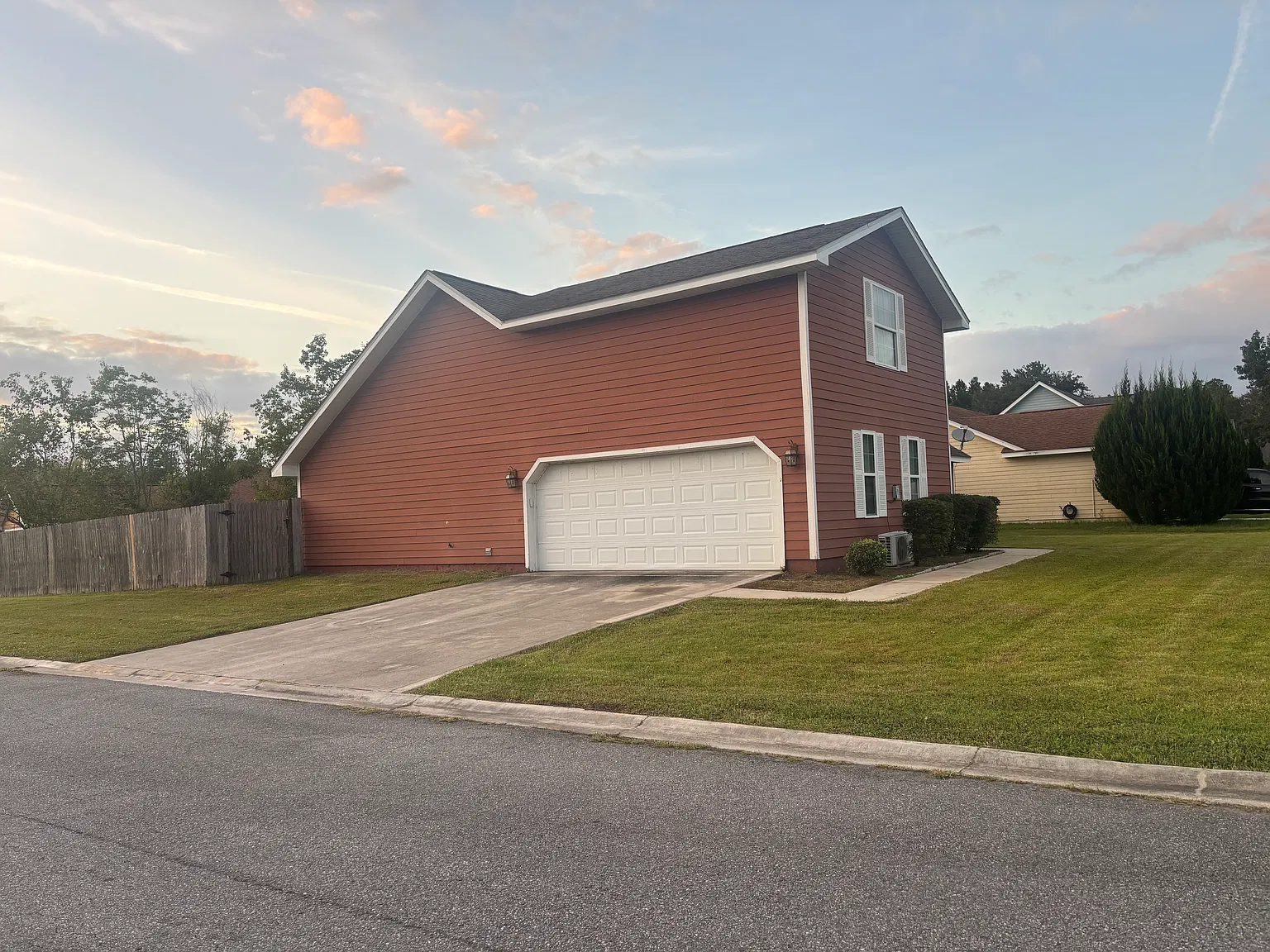 4 bed, 2100 sqft, $2,200 — Photo 1
