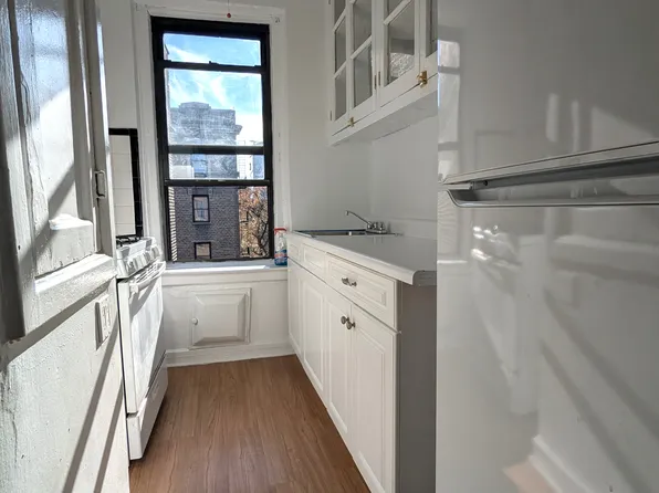 831 West 176th Street image 2 of 5