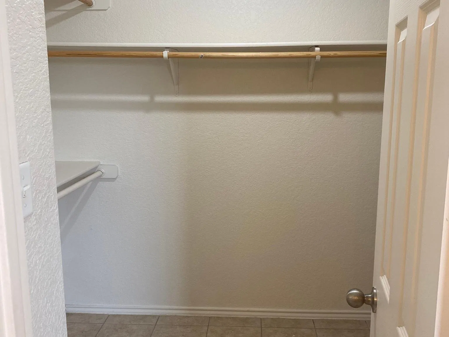 108 Kings Ct — Photo 4