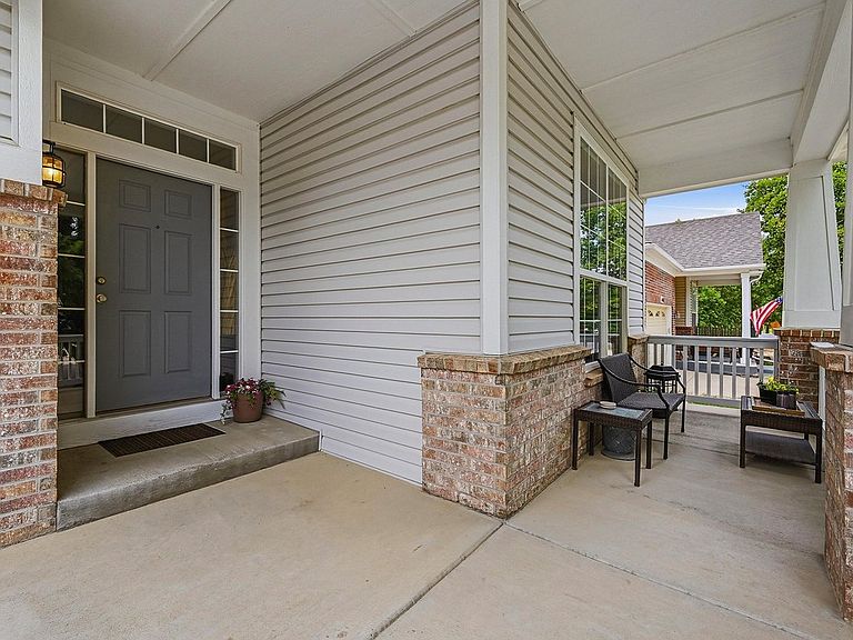 Listing photo 3