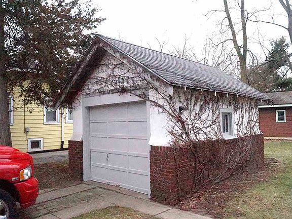 4th image of 4655 Arlington St