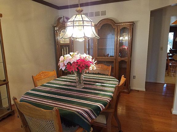 3rd image of 38550 Gainsborough Dr