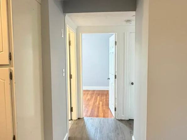 17 Dow St APT 2, Salem, MA 01970