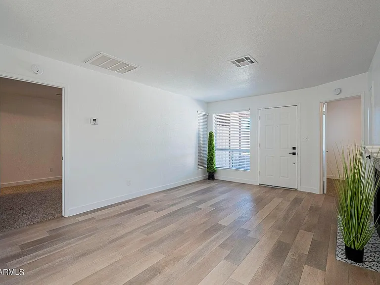 502 W Tonopah Dr #2 — Photo 4