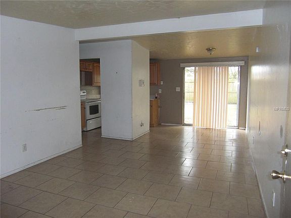 3rd image of 1194 Maxey Dr